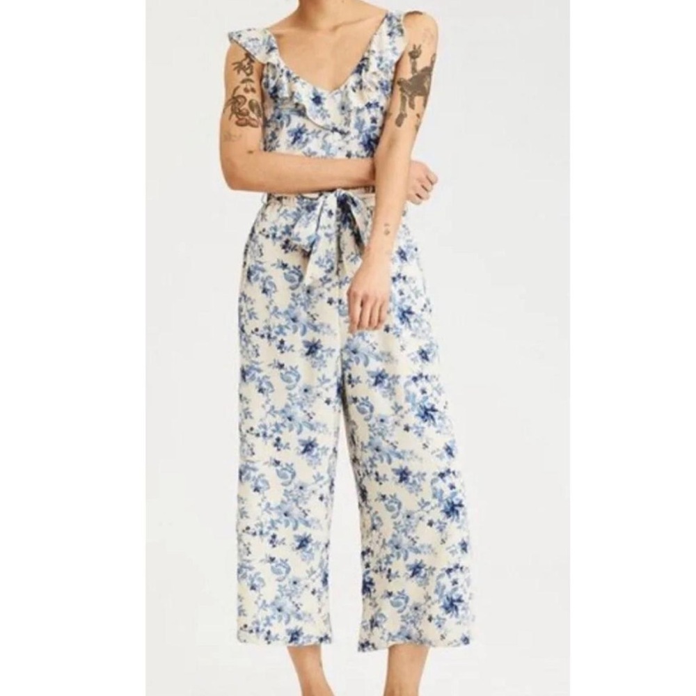 American Eagle | Cream/Blue Floral Jumpsuit | Ruffle | size XS